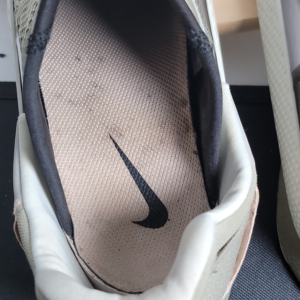 Nike Go FlyEase Shoes Light Army Green Summit White Size Men 6 Women 7.5 - Picture 8 of 10